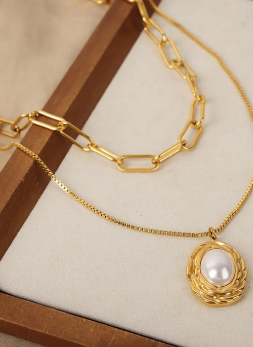 Inlaid Pearl Double-Layered Titanium Steel Necklace