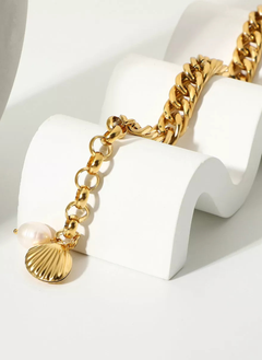18K Gold-Plated Freshwater Pearl Shell Bracelet