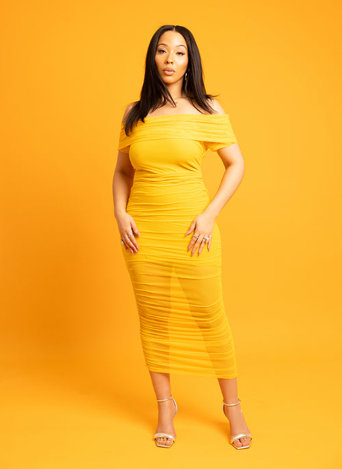 Kimberly Over The Shoulder Ruched Bodycon Midi Dress w. Lining