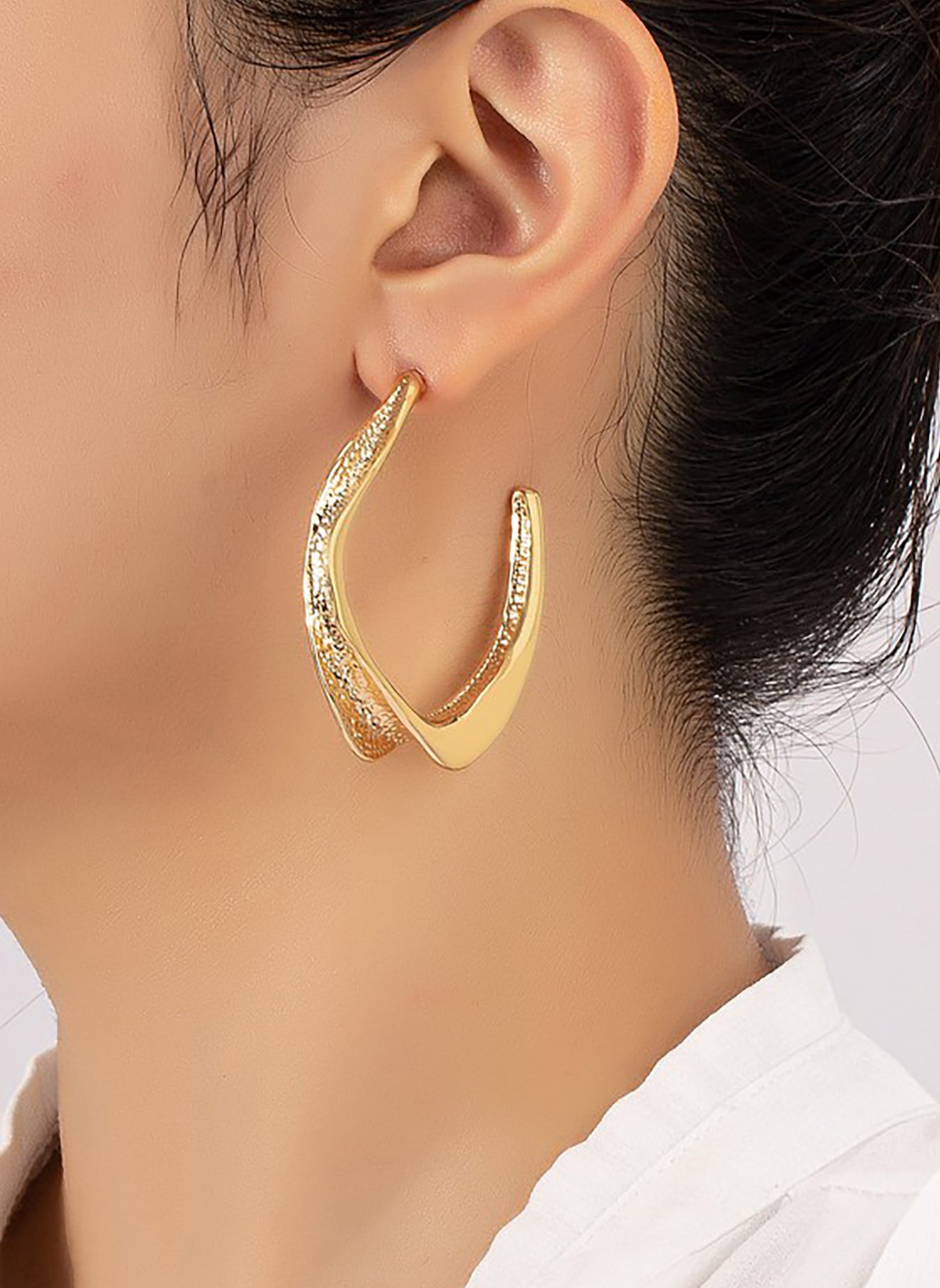 Twisted Hoop Earrings - Gold