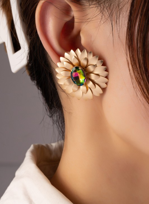 Metal Flower Earrings w. Center Gem