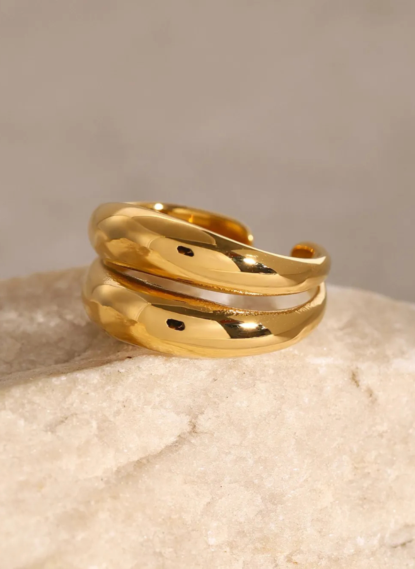 Double-Layered Ring