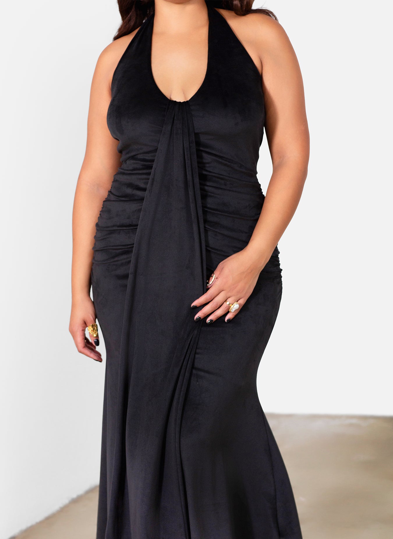 Angel Velvet Mermaid Maxi Gown w. Front Train