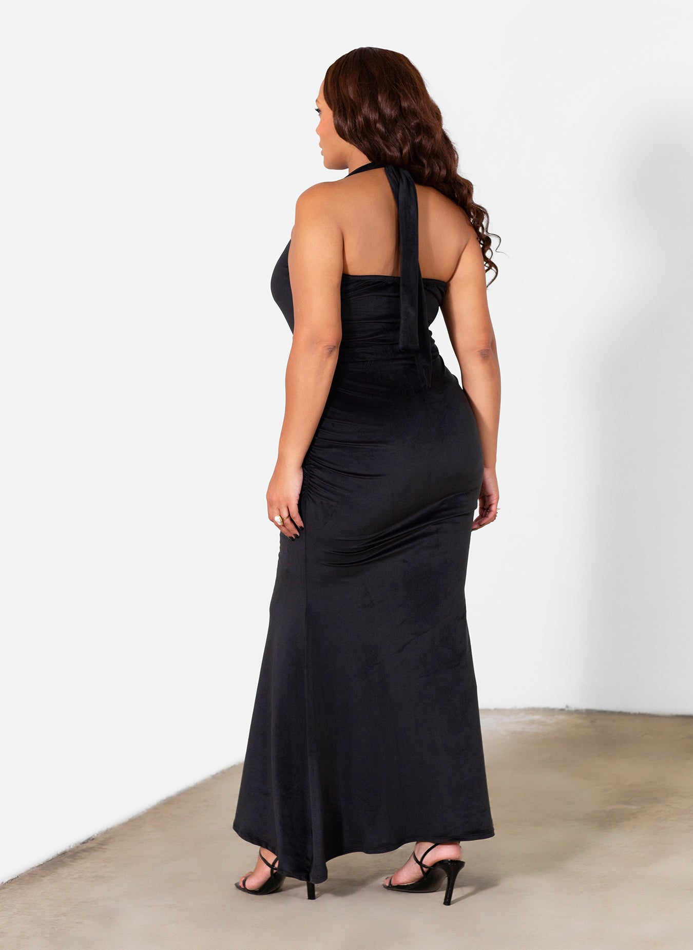 Angel Velvet Mermaid Maxi Gown w. Front Train