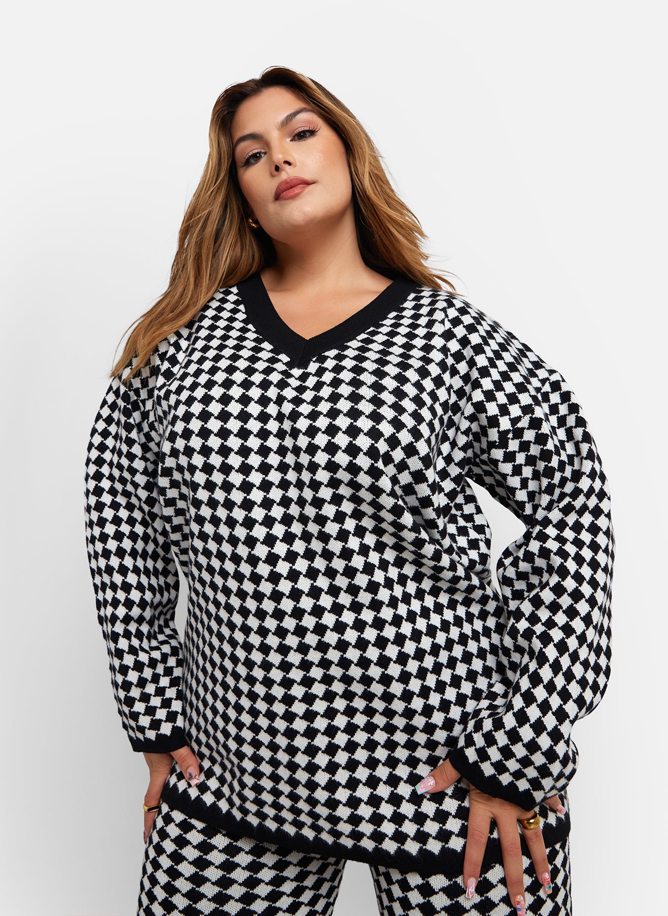Octavia Checkered Knit Oversized V Neck Sweatshirt - Black & White