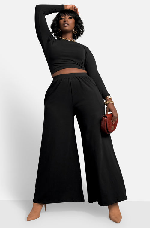 Essential Long Sleeve Crop Top - Black