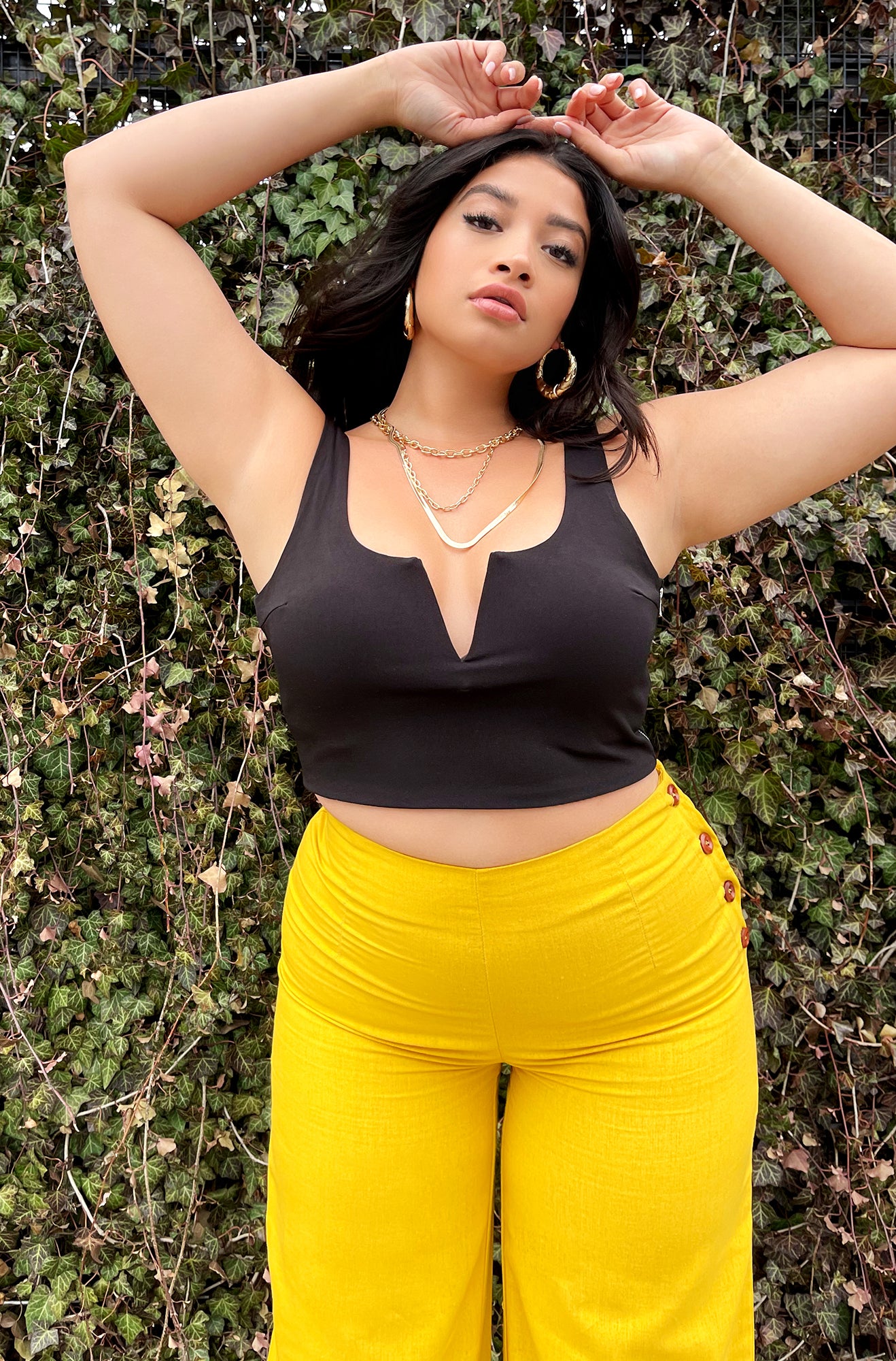 Black Wired V-Neck Crop Top Plus Sizes