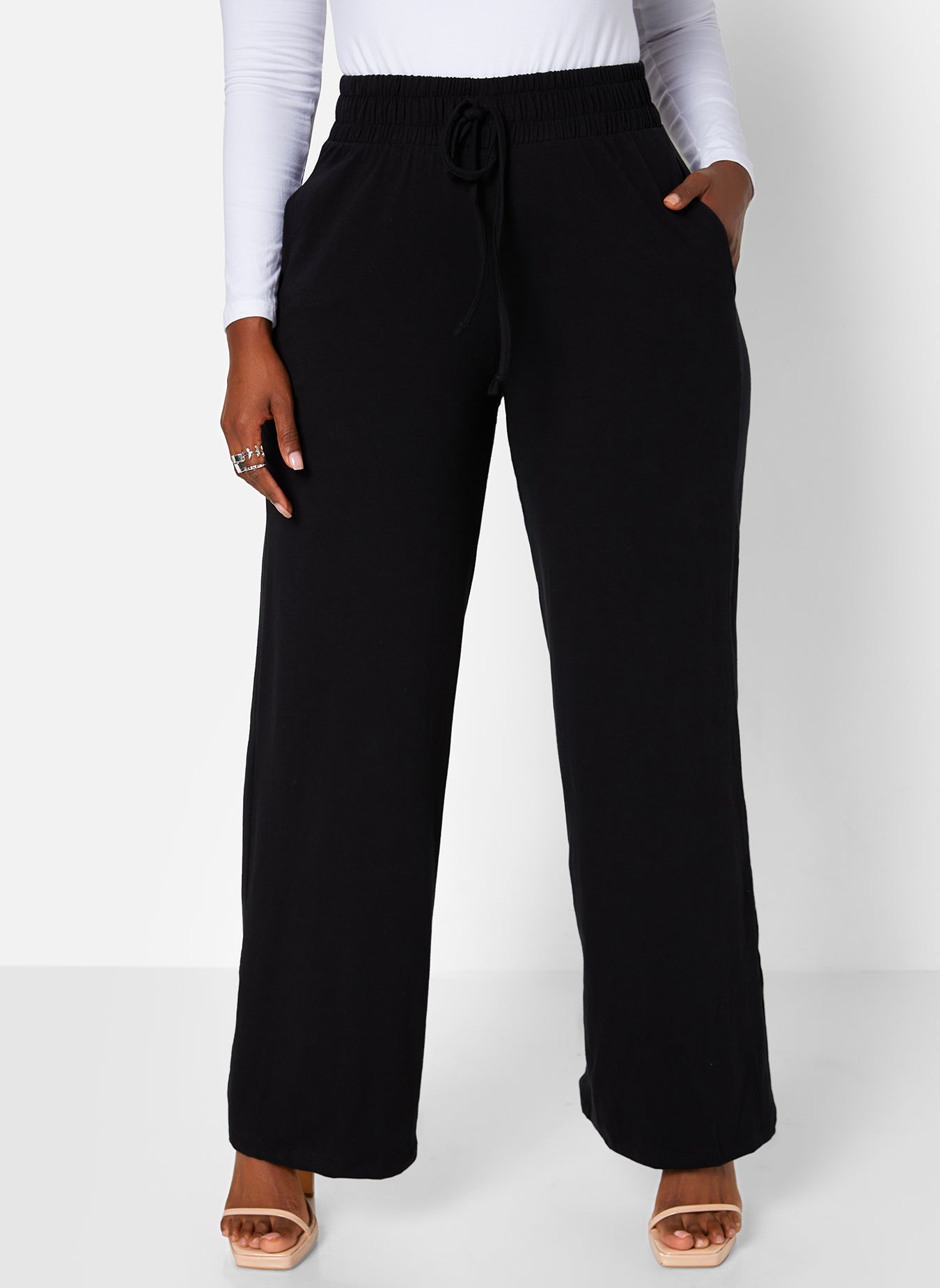 Black Essential Tie Waist Wide Leg Pants W. Pockets Plus Sizes